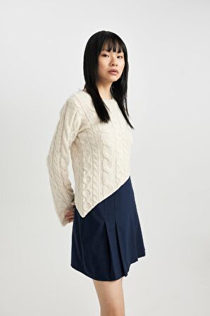 DeFacto Slim Fit Dar Kesim Bisiklet Yaka Triko Kazak C1519AX23WNBG300