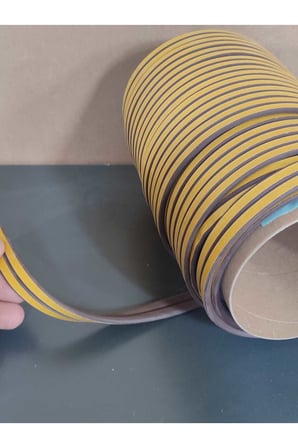 Kendinden Yapışkanlı 5x2=10 Metre (KAHVERENGİ) Kapı Pencere Bandı Fitili Soğuk Kauçuk Bantları.
