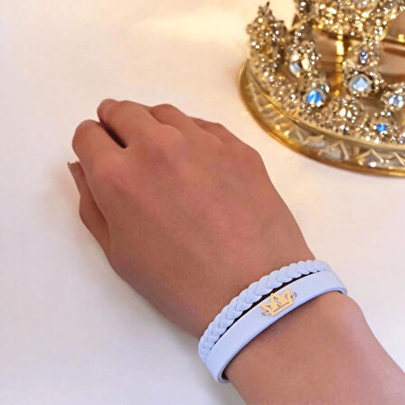 Ü Harfine Özel Taç Figürlü 14 Ayar Altın Plakalı Doğal Beyaz Derili Hediye Bileklik-500harf