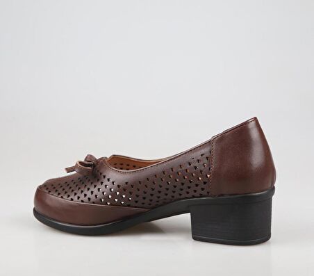 CASTLE BLACK 24556 Hakiki Deri Ortopedik Kahve Kadın Günlük Anne Ayakkabısı