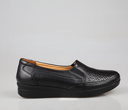 CASTLE BLACK 42766-1 Hakiki Deri Ortopedik Siyah Kadın Günlük Anne Ayakkabısı