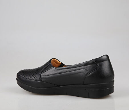 CASTLE BLACK 42766-1 Hakiki Deri Ortopedik Siyah Kadın Günlük Anne Ayakkabısı