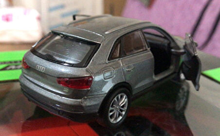 Oyuncak Model Metal Araba 1/36 Çek Bırak Gri Audi Q3 Jeep