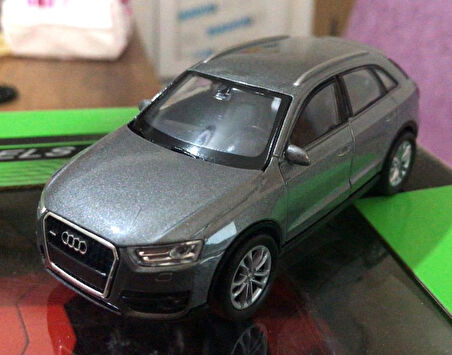 Oyuncak Model Metal Araba 1/36 Çek Bırak Gri Audi Q3 Jeep