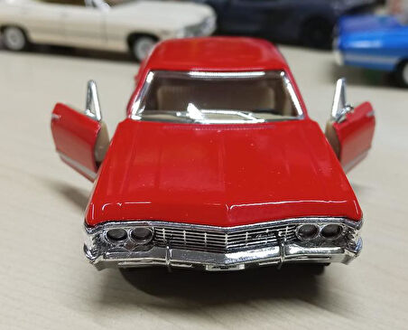 Kinsmart Oyuncak Metal Model Araba 1/36 Çek Bırak 1967 Kırmızı Chevrolet İmpala 