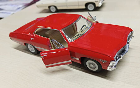 Kinsmart Oyuncak Metal Model Araba 1/36 Çek Bırak 1967 Kırmızı Chevrolet İmpala 