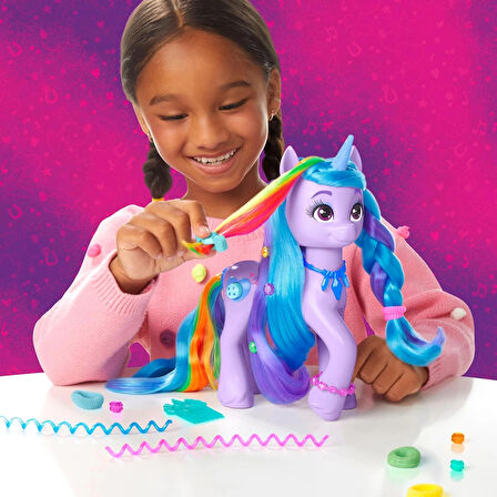 My Little Pony Izzy Moonbow Gökkuşaği Stili F8825