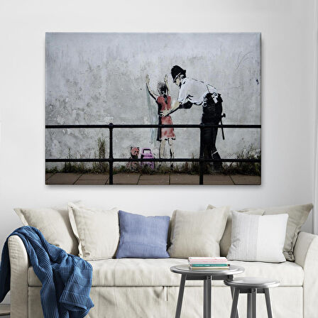 Bansky'nin Küçük Kız Çocuğunu Arayan Polis İsimli Çalışması Kanvas Tablo-5010