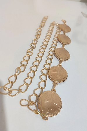 Kadın Gold Renk Vintage Madalyon Figürlü Oval Kabartma Desenli Şık Zincir Elbise ve Abiye, Ceket Kemeri - MFR5017