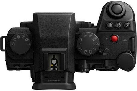 Panasonic Lumix S DC-S5 IIX Body Aynasız Fotoğraf Makinesi / LENS BÖLÜNMÜŞTÜR