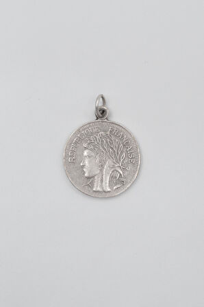 Francesca - Zambak Çiçeği Madalyon Siyah Deri İp Kolye - Antik Gümüş Kaplama - Kadın Erkek - 60 cm