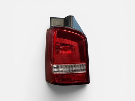 DEPO VOLKSWAGEN TRANSPORTER TEK KAPI SOL ARKA STOP LAMBASI TEK KAPI BEYAZ SİNYAL 2010-2015