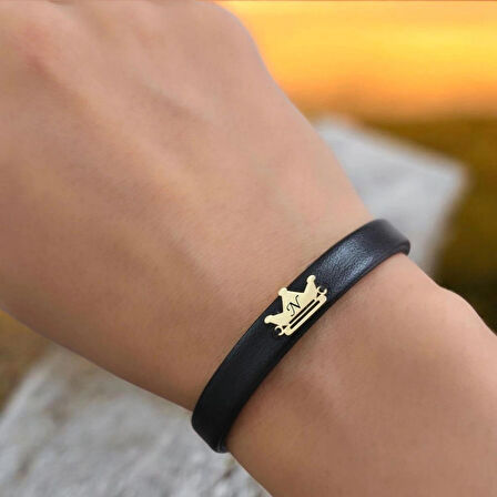 N Harfine Özel Taç Motifli 14 Ayar Altın Plakalı Hakiki Siyah Derili Hediye Bileklik-503harf