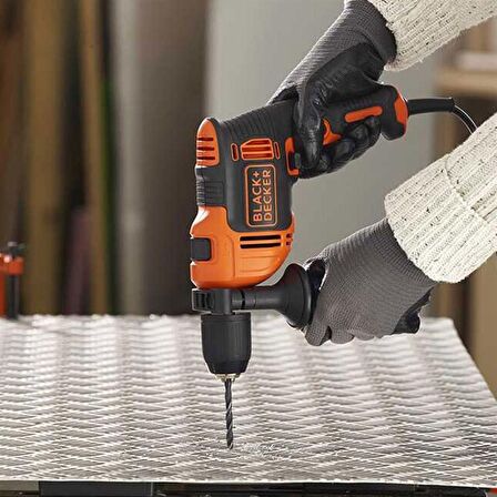 Black+Decker BEH710SA40 710Watt 13mm Darbeli Matkap + 40 Parça Delme ve Vidalama Seti 