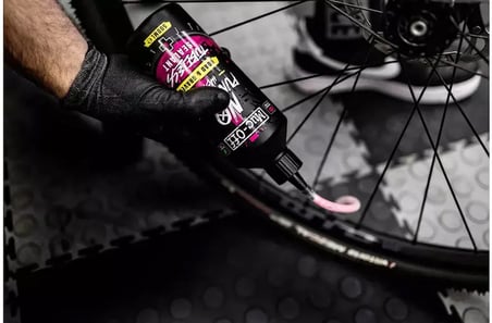 MUC-OFF 500ML ROAD-GRAVEL TUBELESS PATLAK ÖNLEYİCİ SIVI