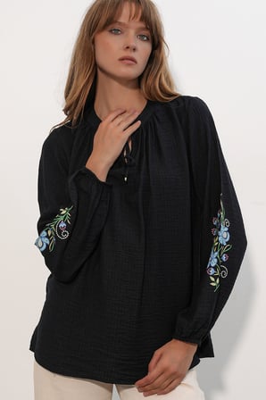 Kadın Nakışlı Oversize Bluz 1000 - Siyah
