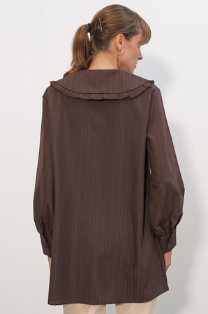 Kadın Geniş Yaka Fırfır Detaylı Çizgili Tunik Gömlek 5993 - Kahverengi