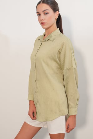 Kadın Pul Detaylı Çizgili Oversize Gömlek 20411 - Çağla