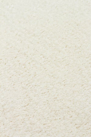 Soft Fluid 05 White Serbest Formlu Düz Halı Hav Toz Vermez Yumuşak Tuşeli Modern Salon Halısı