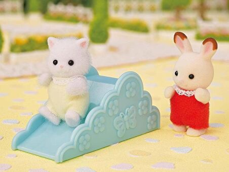 Sylvanian Families Bebek Yel Değirmeni Parkı 5526