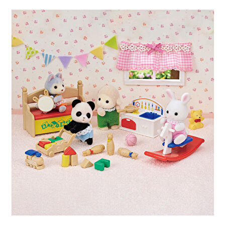 Sylvanian Families Tavşan ve Panda Bebeğin Oyun Odası 5709