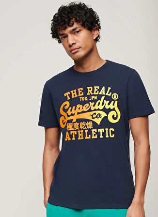 Superdry Bisiklet Yaka Baskılı Lacivert Erkek T-Shirt M1011919A97T_REWORKED CLASSICS GRAP