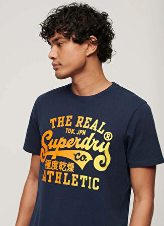 Superdry Bisiklet Yaka Baskılı Lacivert Erkek T-Shirt M1011919A97T_REWORKED CLASSICS GRAP