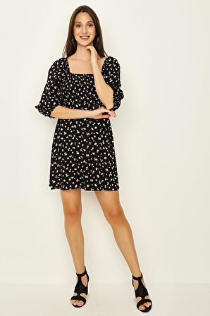 Kadın Çiçek Desenli Kare Yaka Gipe Detaylı Mini Elbise