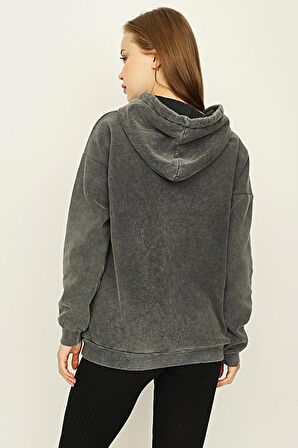 Kadın Antrasit Yıkamalı Önü Baskılı Kapüşonlu Sweatshirt