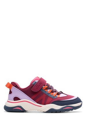 26183350 Clarks FeatherTrack K Kız Çocuk Spor Ayakkabı 25-30