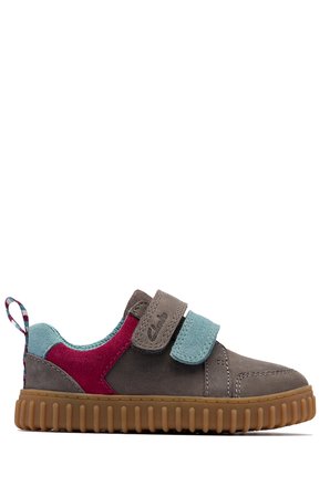 26183912 Clarks Cove Pop T Erkek Çocuk Yürüyüş Ayakkabısı 23-27.5