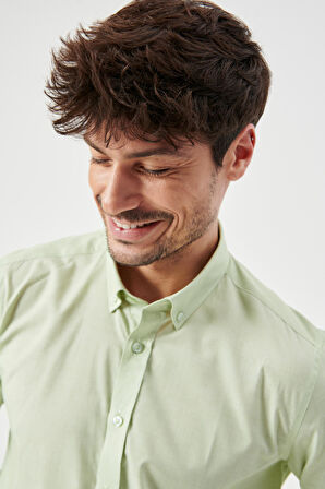 Slim Fit Dar Kesim Düğmeli Yaka Desenli Gömlek