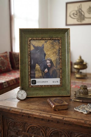 Râyiha Serisi 10 x 15 Fotoğraf Çerçevesi Camlı Dekoratif Duvar & Masa Tipi Plastik Çerçeve
