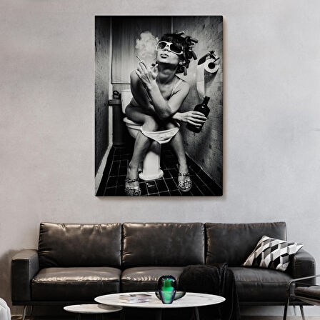 Tuvalette İçki ve Sıgara İçen Kadın Kanvas Tablo-5105