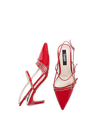 Kadın Kırmızı Rugan Sivri Burun Tokalı Topuklu Ayakkabı 5125