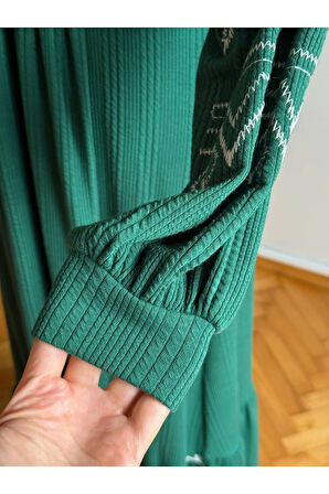 Yarım Pat Nakışlı Örme Elbise 2405 NAVRA |