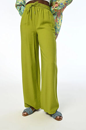 KADIN RAHAT KALIP BOL PAÇA BELİ LASTİKLİ DÜZ RENK PANTOLON