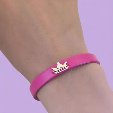 14 Ayar Altın Plakalı Rosa İsmine Özel Taç Figürlü Doğal Pembe Derili Hediye Bileklik-514