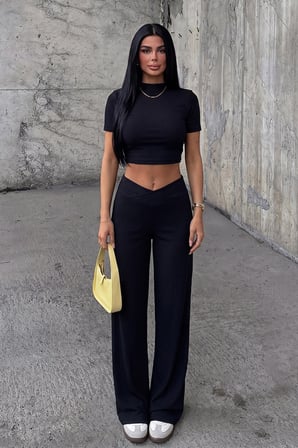 Siyah Leumik Bisiklet Yaka Kısa Kollu Crop Üstlü Fitilli Bol Paça Pantolon Takım ATE-5160