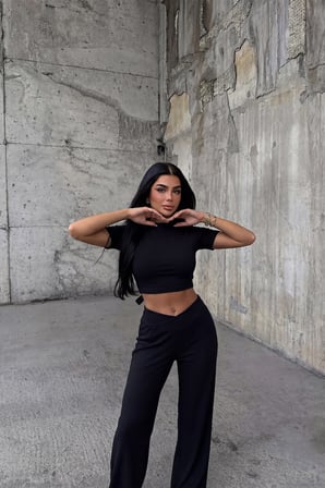 Siyah Leumik Bisiklet Yaka Kısa Kollu Crop Üstlü Fitilli Bol Paça Pantolon Takım ATE-5160