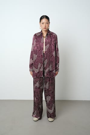 Kadın Bordo Renk Puantiye Desenli Oversize Kesim Gömlek