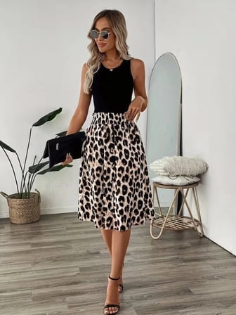 Kadın Askılı Yuvarlak Yakalı Viskon Bluz Ve Leopar Desenli önü Düğmeli Midi Etek Ikili Takım