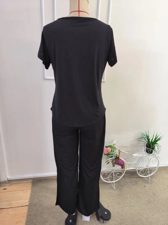 Kadın Kısa Kollu Kayık Yaka Önü Asimetrik Detaylı Kısa Sandy Bluz Ve Pantolon Ikili Takım