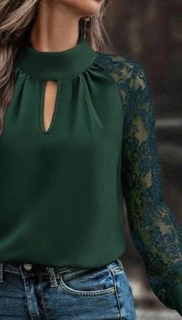 Kadın Uzun Kollu Göğüs Pencere Detay Yaka Boğazlı Kolları Tüllü Sandy Bluz