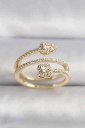 Pirinç Gold Renk Zirkon Taşlı Ok Model Vıp Seri Kadın Yüzük - Tj-byk3502