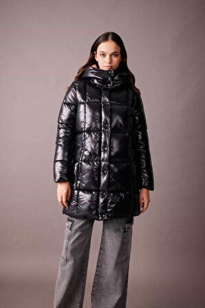 DeFacto Su İtici Puffer Uzun Şişme Mont Parka Parlak Kumaş Fermuar Çıtçıt Kapamalı Cepli A9947AX23WNBK27