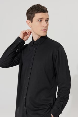 Erkek Siyah Comfort Fit Rahat Kesim Düğmeli Yaka Pamuklu Gömlek