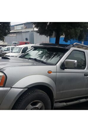 Nissan Navara Ön Cam Güneşliği Siperlik Vizör Şapka Terek Akrilk (ABS) Piano Black 2006-2015