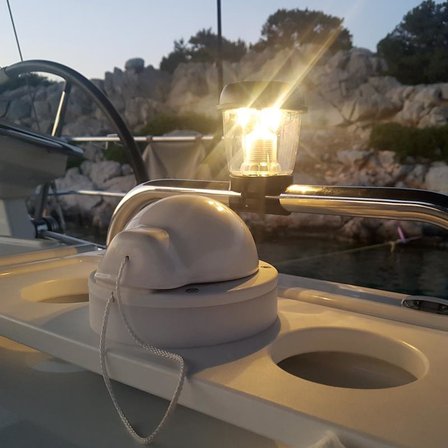 Güneş Enerjili Deniz Işığı, aydınlatma