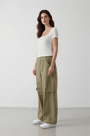 DeFacto Coool Jogger Pantolon Gabardin Kumaş Normal Bel Basic Düz Kargo Cepli B0454AX24SPKH461